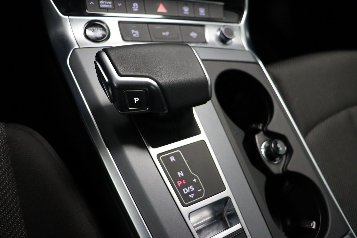 Fahrzeugabbildung Audi A6 Avant 45 TDI quattro S tronic advanced ACC