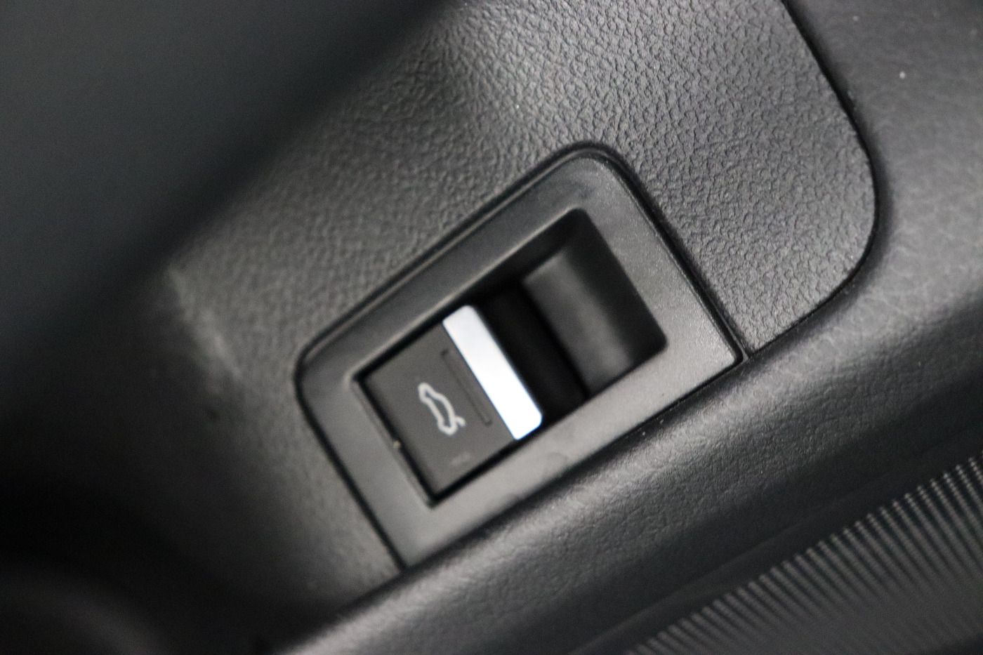 Fahrzeugabbildung Audi A6 Avant 45 TDI quattro S tronic advanced ACC