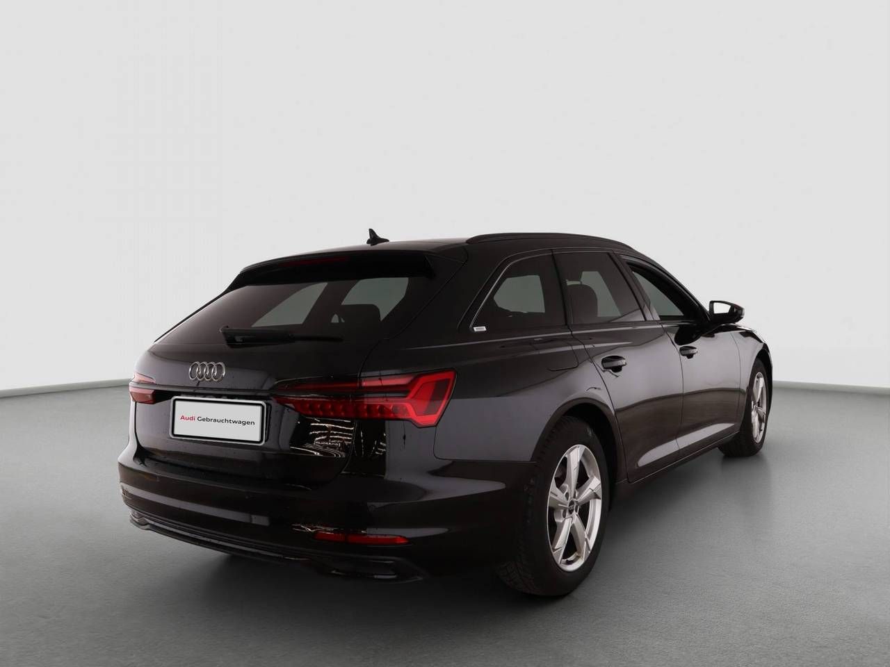 Fahrzeugabbildung Audi A6 Avant 45 TDI quattro S tronic advanced Matrix