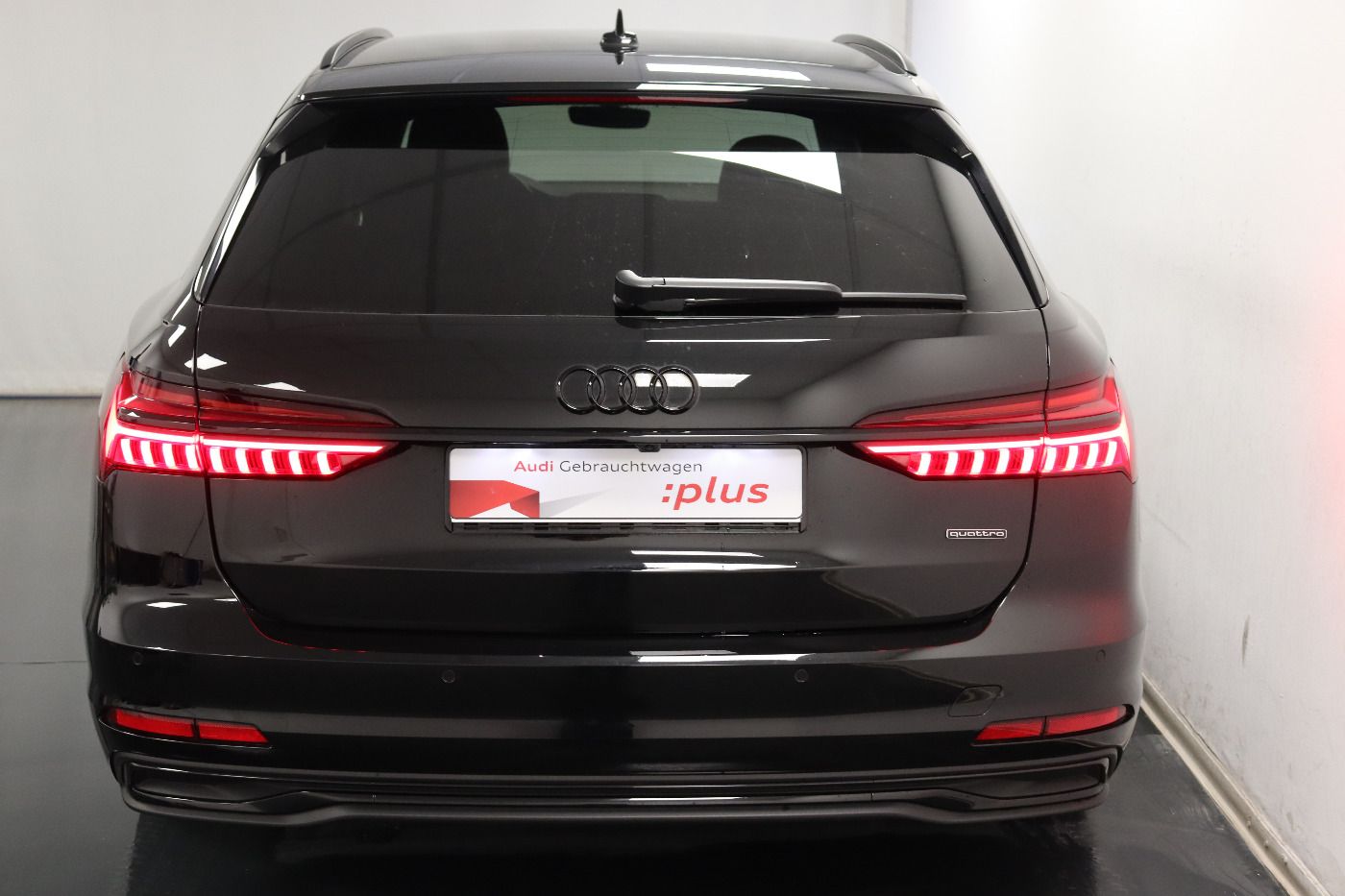 Fahrzeugabbildung Audi A6 Avant 45 TDI quattro S tronic advanced Matrix