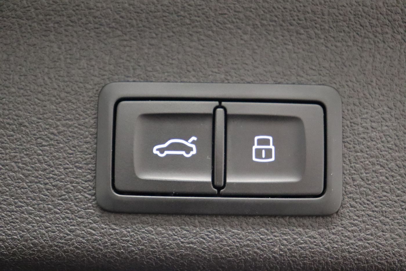 Fahrzeug autohaus mense Fahrzeugabbildung Audi A6 Avant 45 TDI quattro S tronic Advanced Matrix