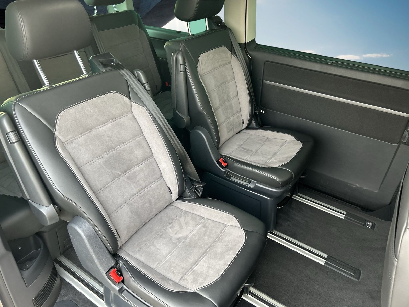 Fahrzeugabbildung Volkswagen T6.1 Multivan 2.0 TDI FWD Generation Six