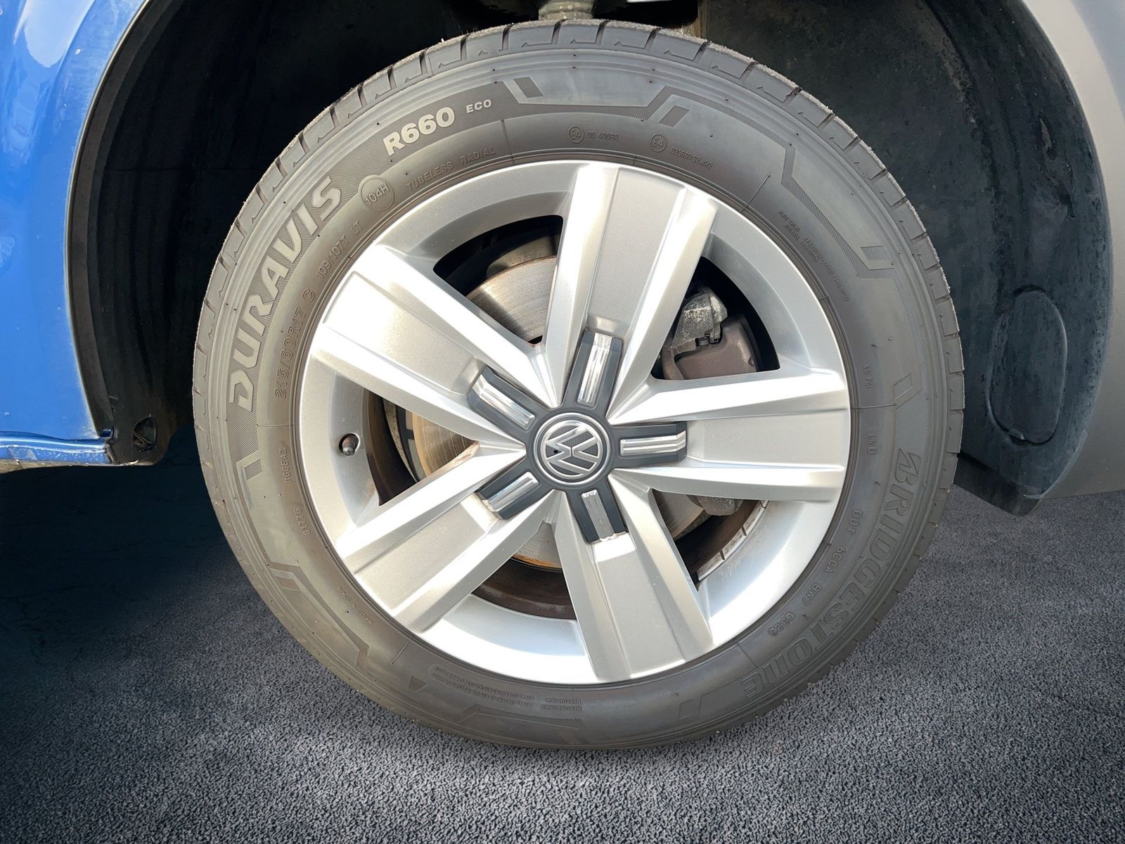 Fahrzeugabbildung Volkswagen T6.1 Transporter 2.0 TDI Kasten FWD lang CarPlay