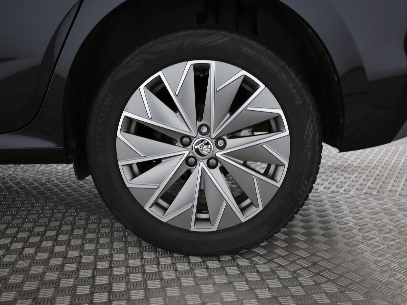 Fahrzeugabbildung SKODA Kamiq 1.0 TSI Clever LED|Kamera|KlimaA|LaneAss