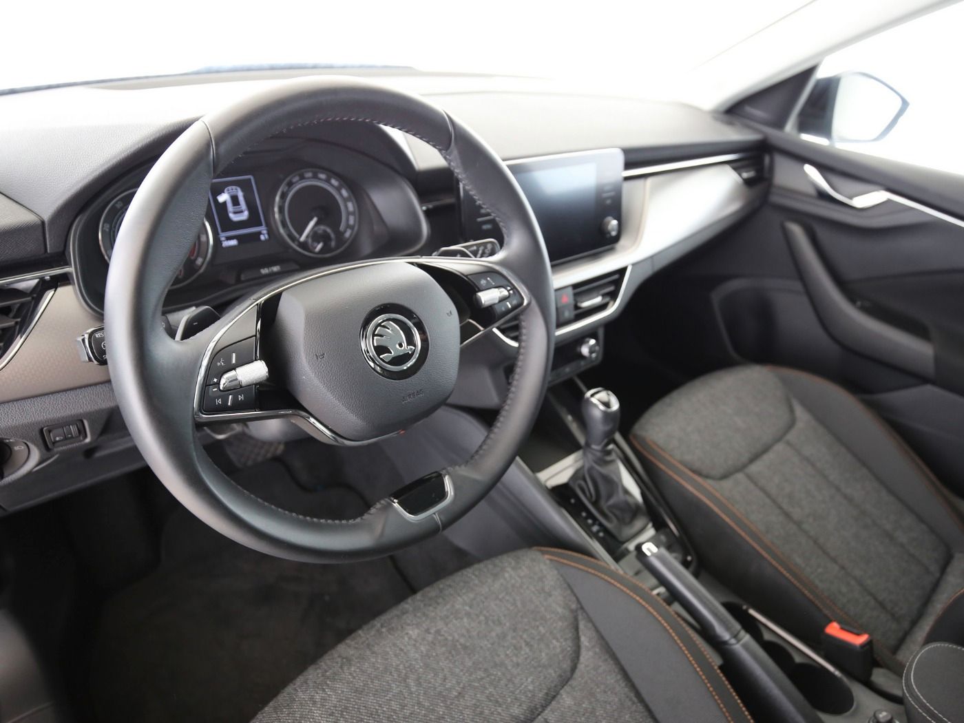 Fahrzeugabbildung SKODA Kamiq 1.0 TSI Clever LED|Kamera|KlimaA|LaneAss