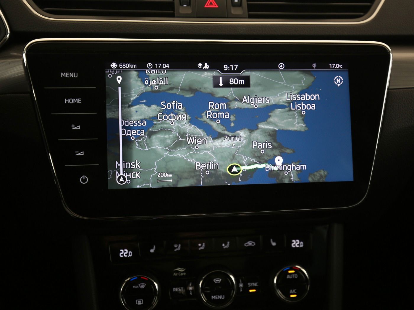 Fahrzeugabbildung SKODA Superb Combi 2.0 TDI Ambition Pano|SD|4xSHZG|ACC