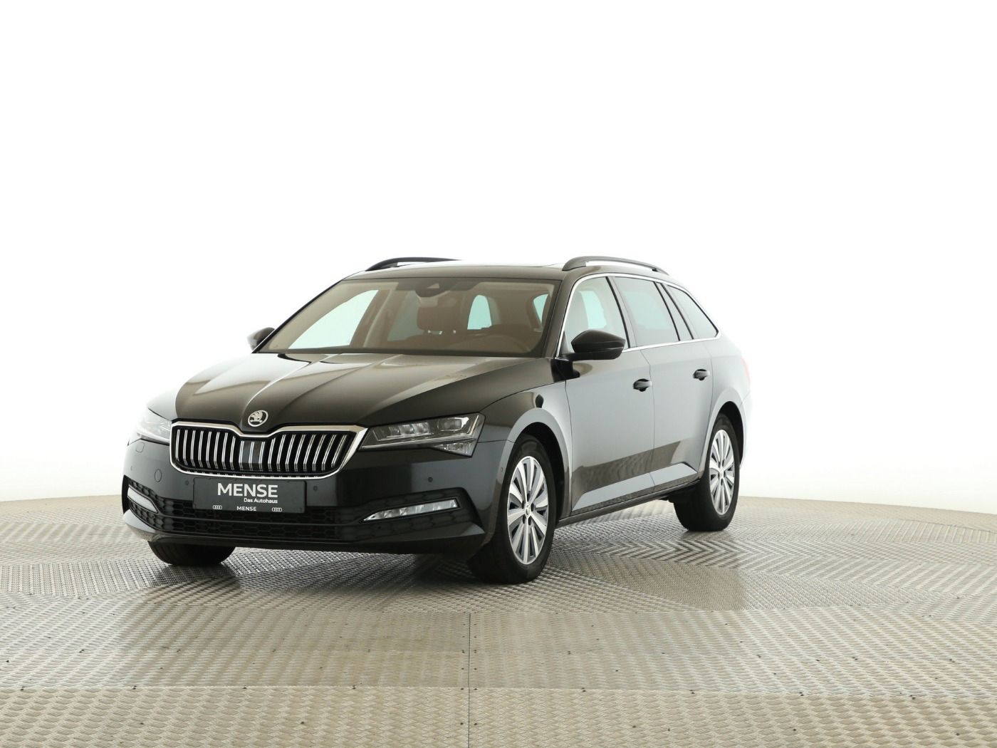 Fahrzeugabbildung SKODA Superb Combi 2.0 TDI Ambition Pano|SD|4xSHZG|ACC