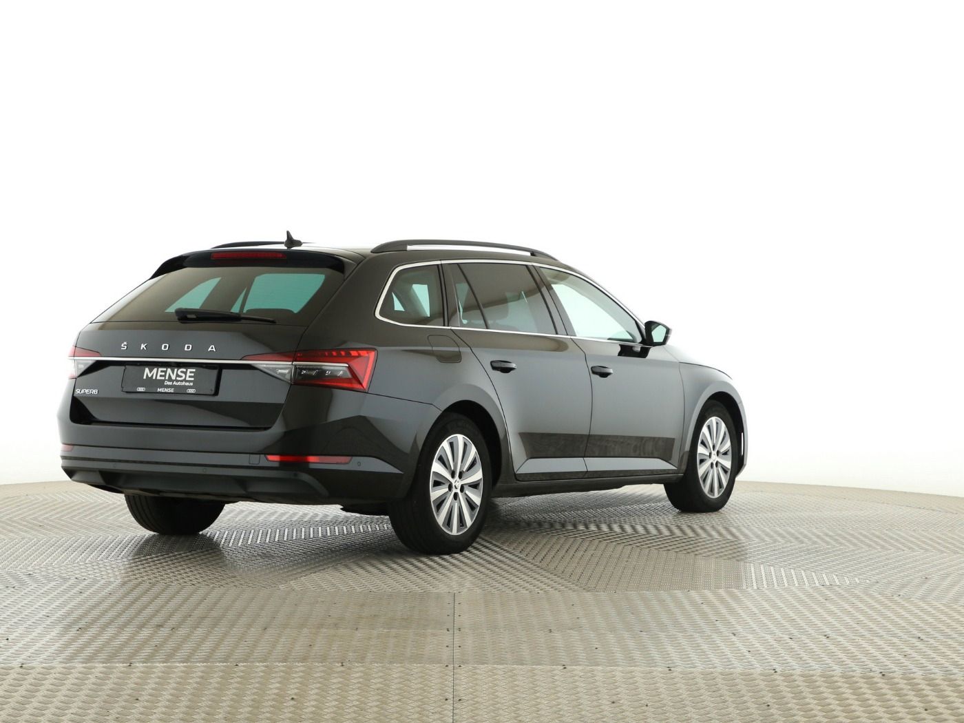 Fahrzeugabbildung SKODA Superb Combi 2.0 TDI Ambition Pano|SD|4xSHZG|ACC