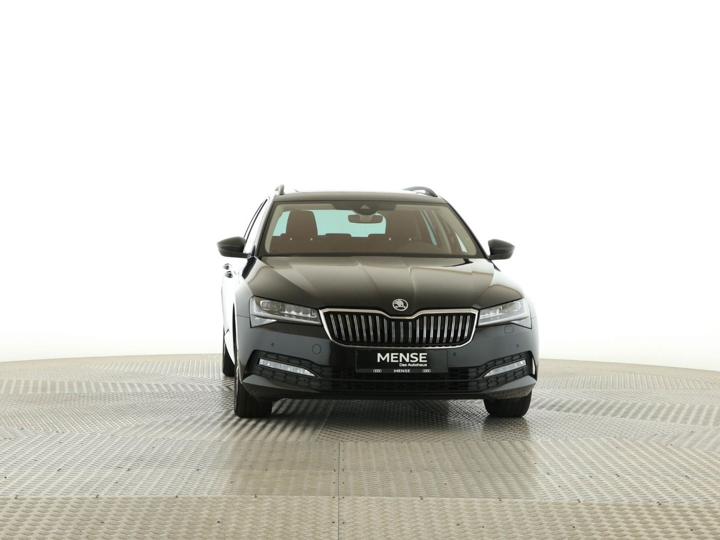 Fahrzeugabbildung SKODA Superb Combi 2.0 TDI Ambition Pano|SD|4xSHZG|ACC