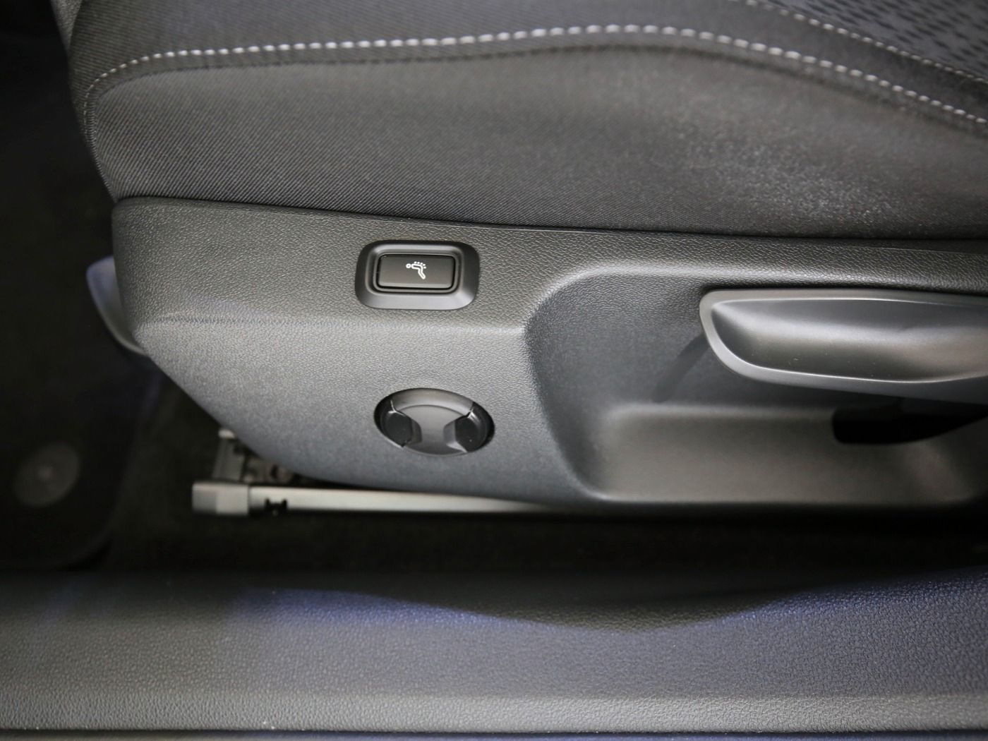 Fahrzeug autohaus mense Fahrzeugabbildung SKODA Octavia Combi 1.5 TGI G-TEC First Edition HUD|LM