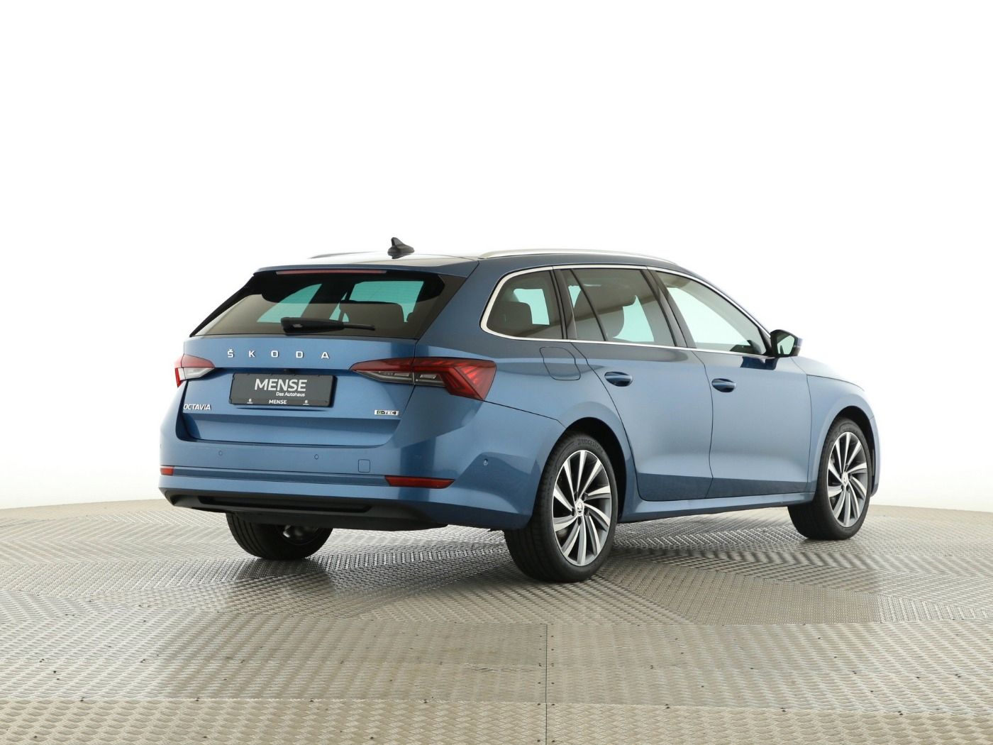 Fahrzeug autohaus mense Fahrzeugabbildung SKODA Octavia Combi 1.5 TGI G-TEC First Edition HUD|LM