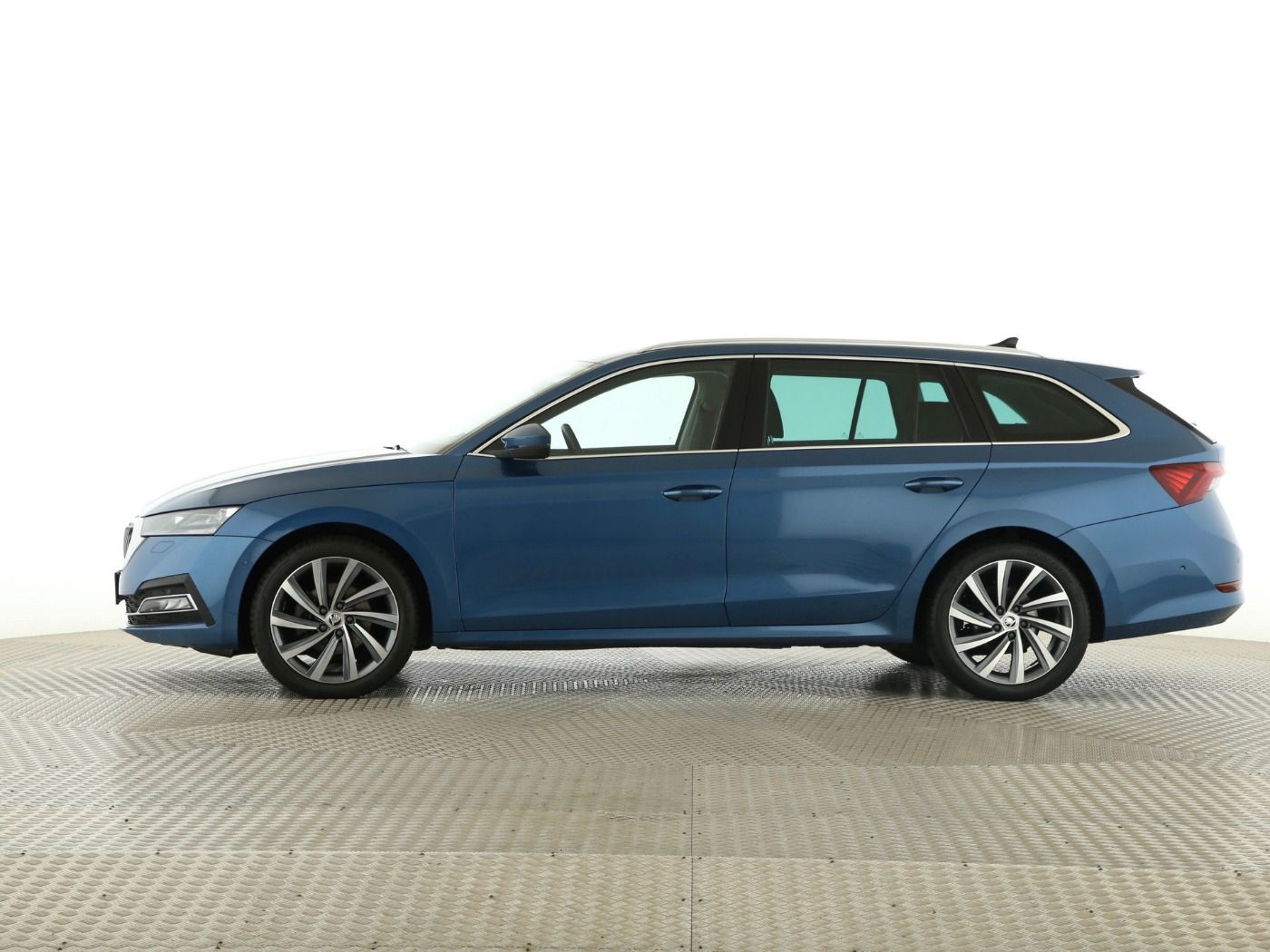 Fahrzeug autohaus mense Fahrzeugabbildung SKODA Octavia Combi 1.5 TGI G-TEC First Edition HUD|LM