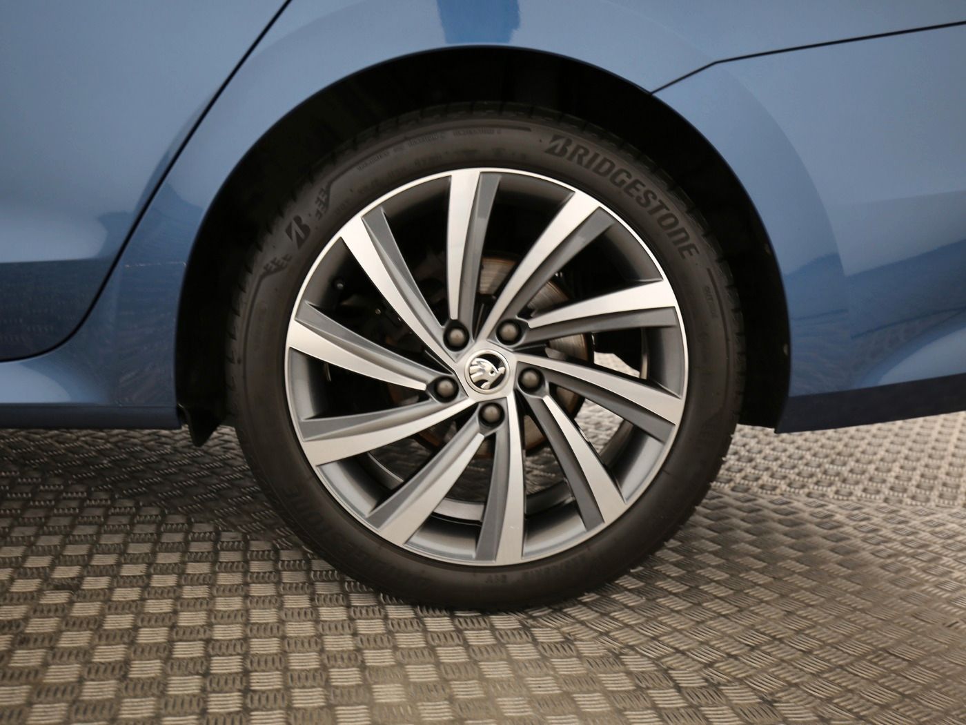 Fahrzeug autohaus mense Fahrzeugabbildung SKODA Octavia Combi 1.5 TGI G-TEC First Edition HUD|LM