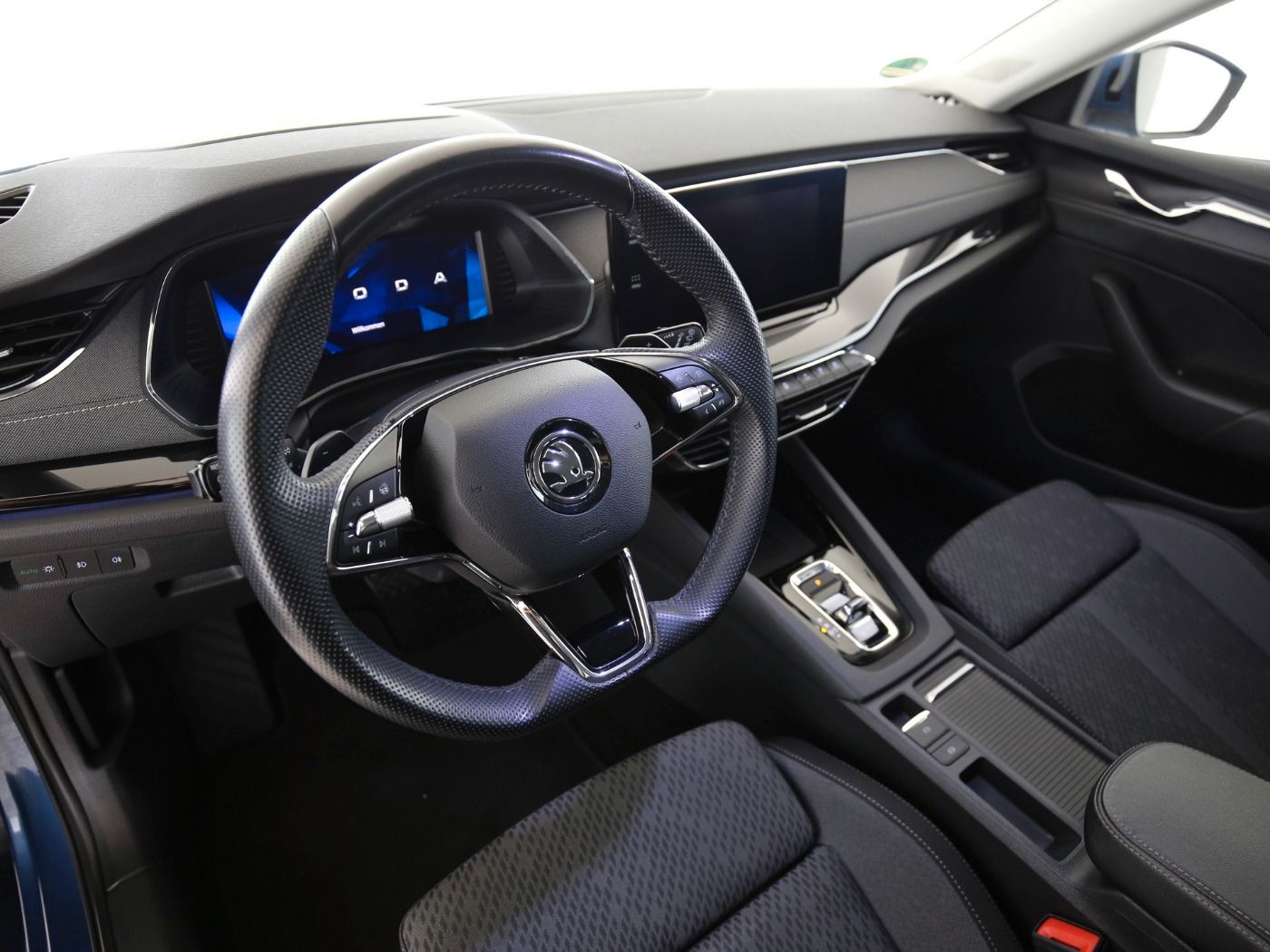 Fahrzeug autohaus mense Fahrzeugabbildung SKODA Octavia Combi 1.5 TGI G-TEC First Edition HUD|LM