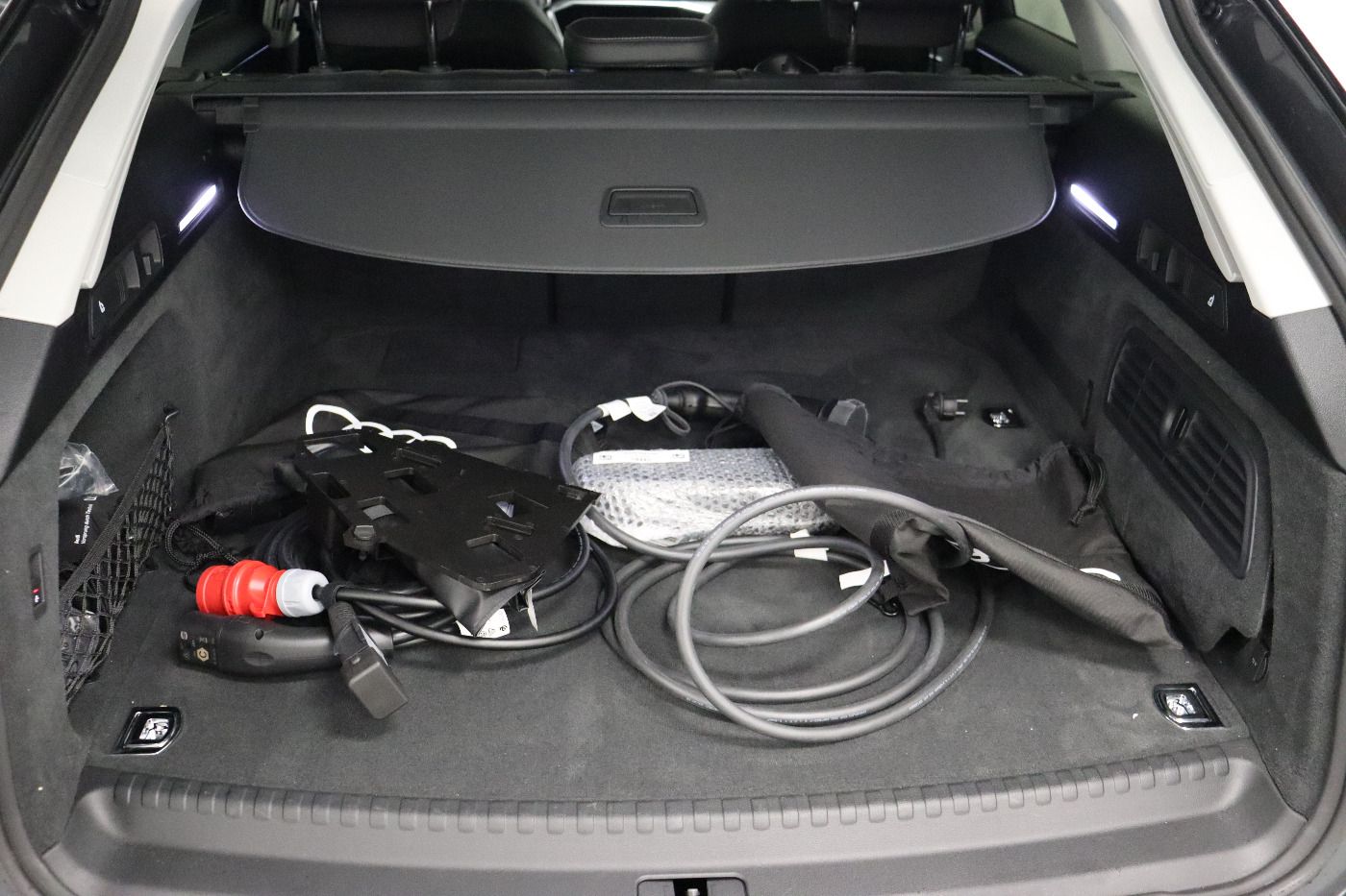 Fahrzeugabbildung Audi A6 Avant 50 TFSI e quattro S tronic Advanced B&O