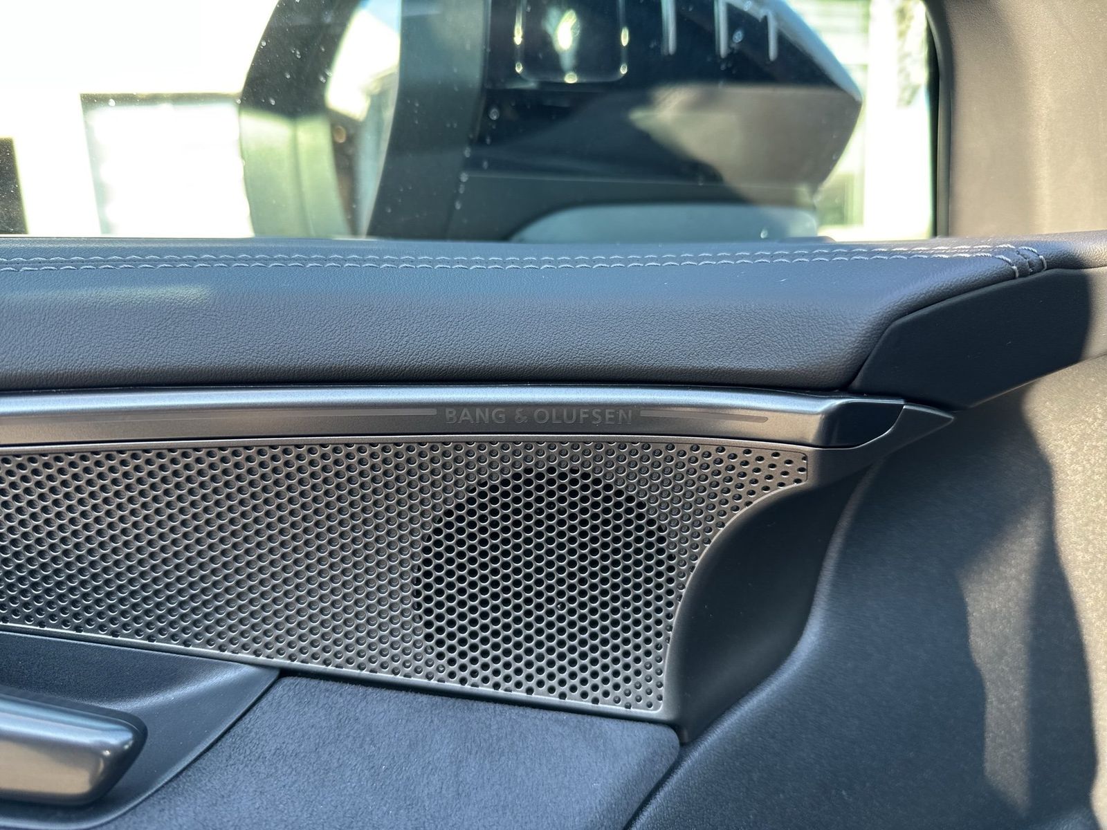 Fahrzeugabbildung Audi A6 Avant TDI quattro 150 kW S tronic B&O|AHK|HUD