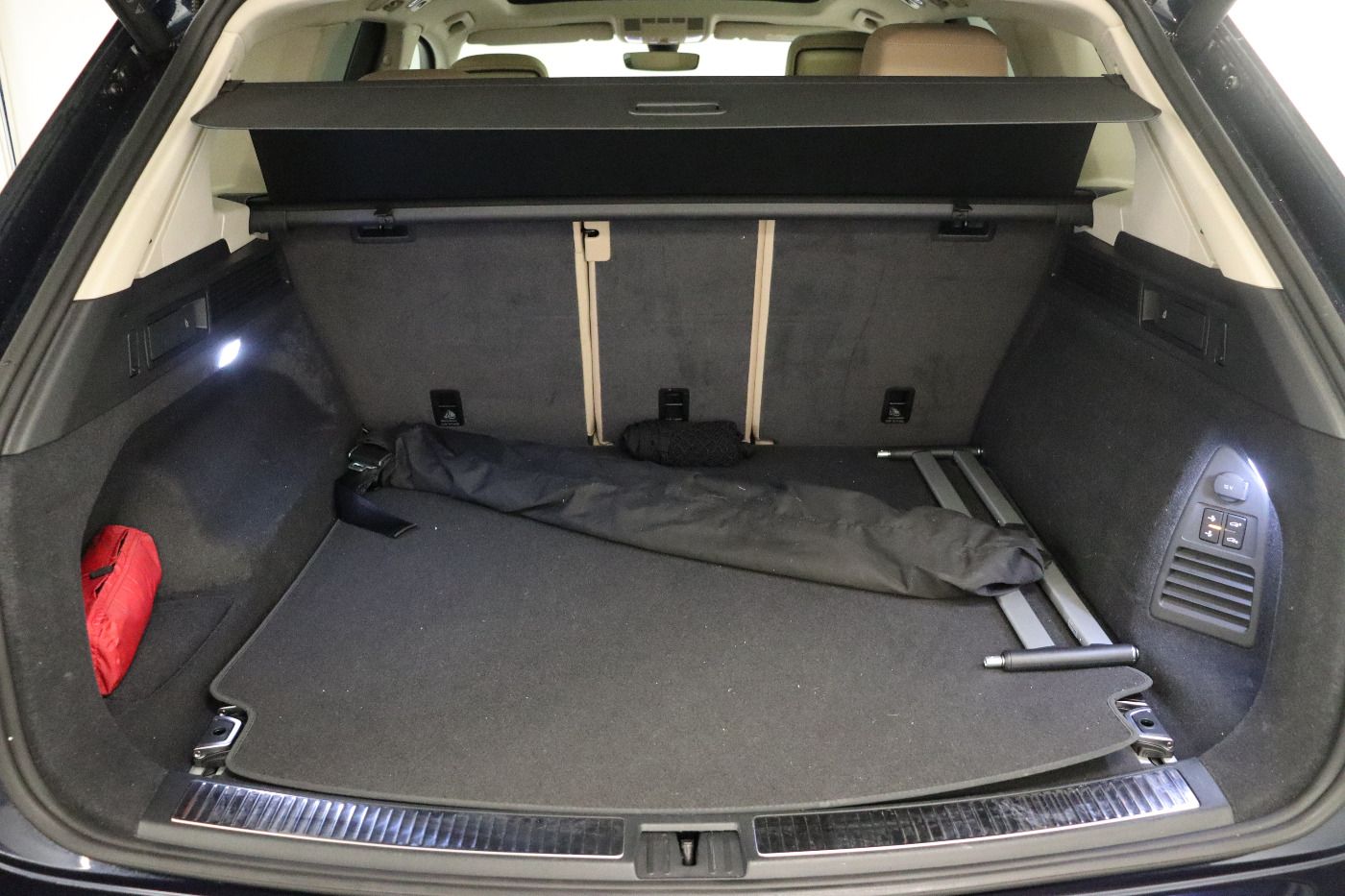 Fahrzeug autohaus mense Fahrzeugabbildung Volkswagen Touareg 3.0 TDI R-Line IQ.Light|Matrix|CarPlay