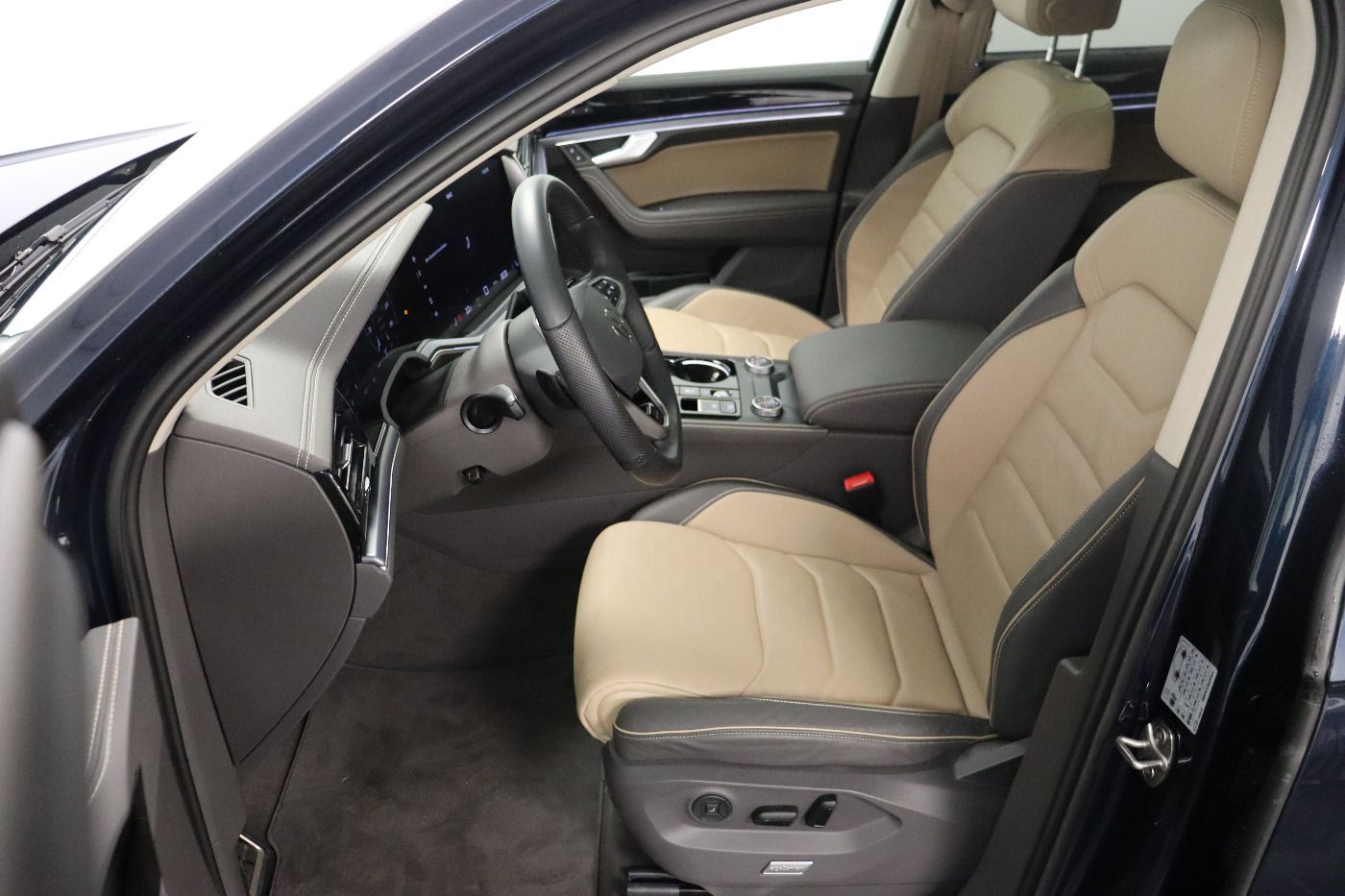 Fahrzeug autohaus mense Fahrzeugabbildung Volkswagen Touareg 3.0 TDI R-Line IQ.Light|Matrix|CarPlay