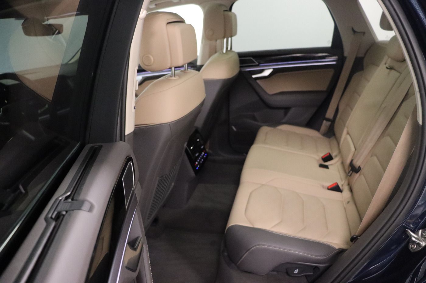 Fahrzeug autohaus mense Fahrzeugabbildung Volkswagen Touareg 3.0 TDI R-Line IQ.Light|Matrix|CarPlay