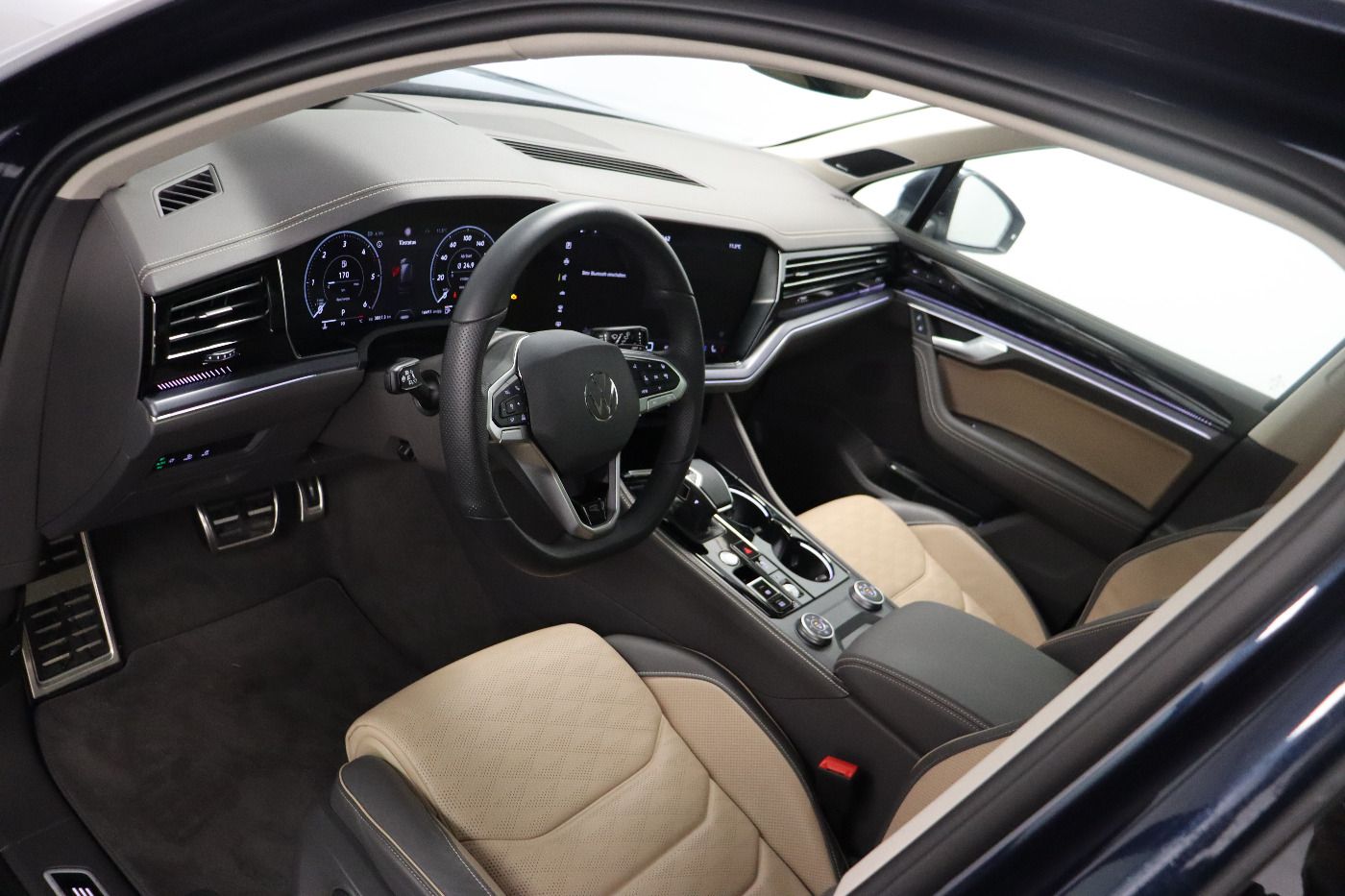 Fahrzeug autohaus mense Fahrzeugabbildung Volkswagen Touareg 3.0 TDI R-Line IQ.Light|Matrix|CarPlay