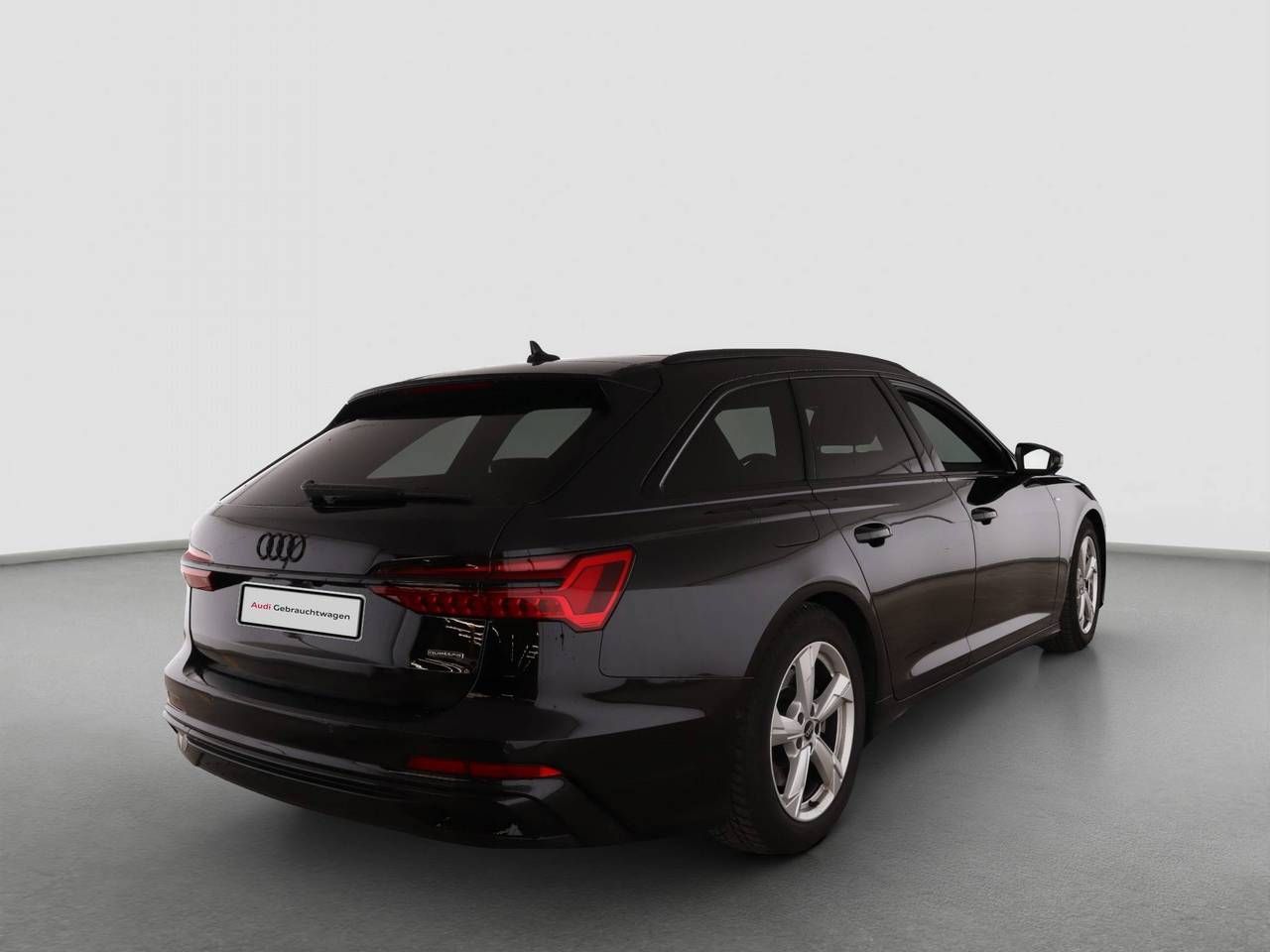 Fahrzeugabbildung Audi A6 Avant 45 TDI quattro S tronic S line Matrix