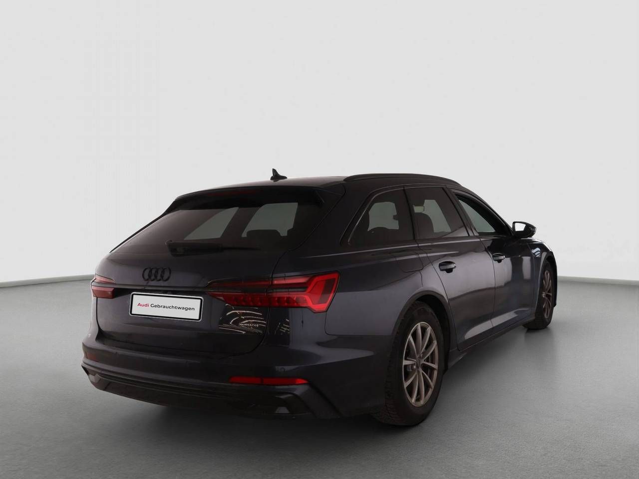Fahrzeugabbildung Audi A6 Avant 45 TDI quattro S tronic S line Matrix