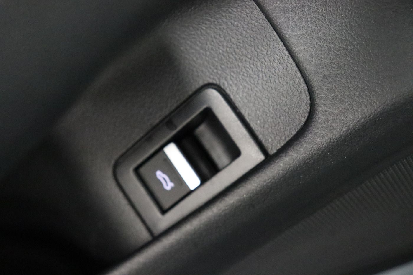 Fahrzeugabbildung Audi A6 Avant 45 TDI quattro S tronic Advanced Matrix