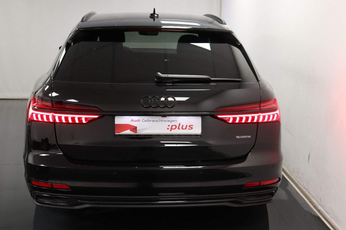 Fahrzeugabbildung Audi A6 Avant 45 TDI quattro S tronic Advanced Matrix