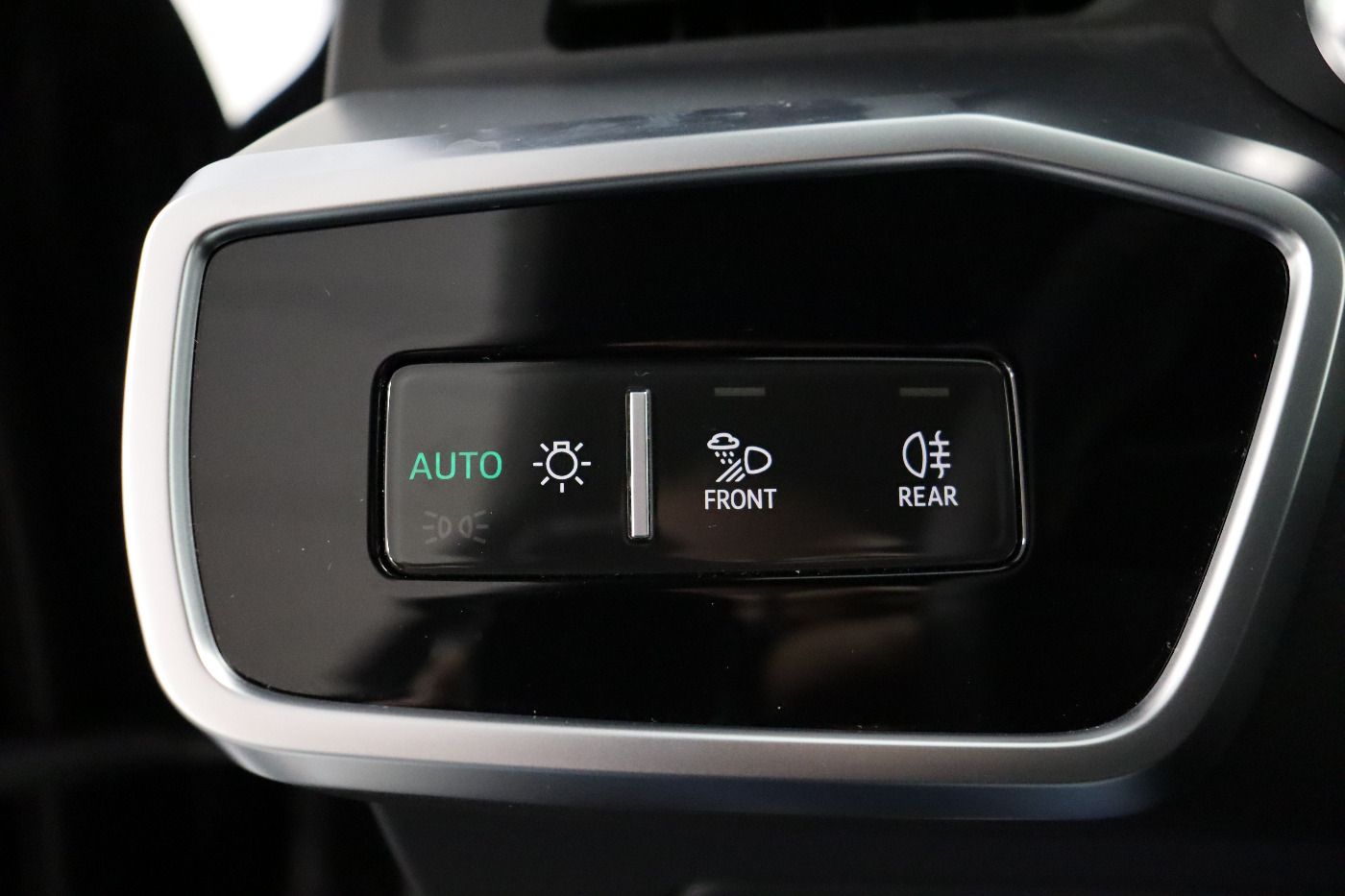 Fahrzeugabbildung Audi A6 Avant 45 TDI quattro S tronic Advanced Matrix