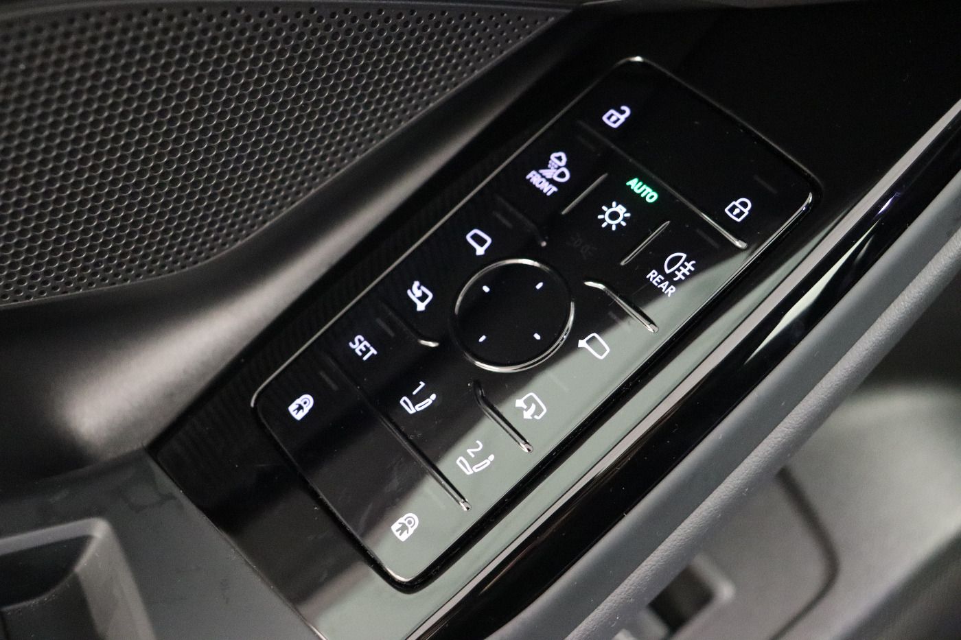 Fahrzeug autohaus mense Fahrzeugabbildung Audi A6 Avant e-tron performance AHK|Luft|Standhzg