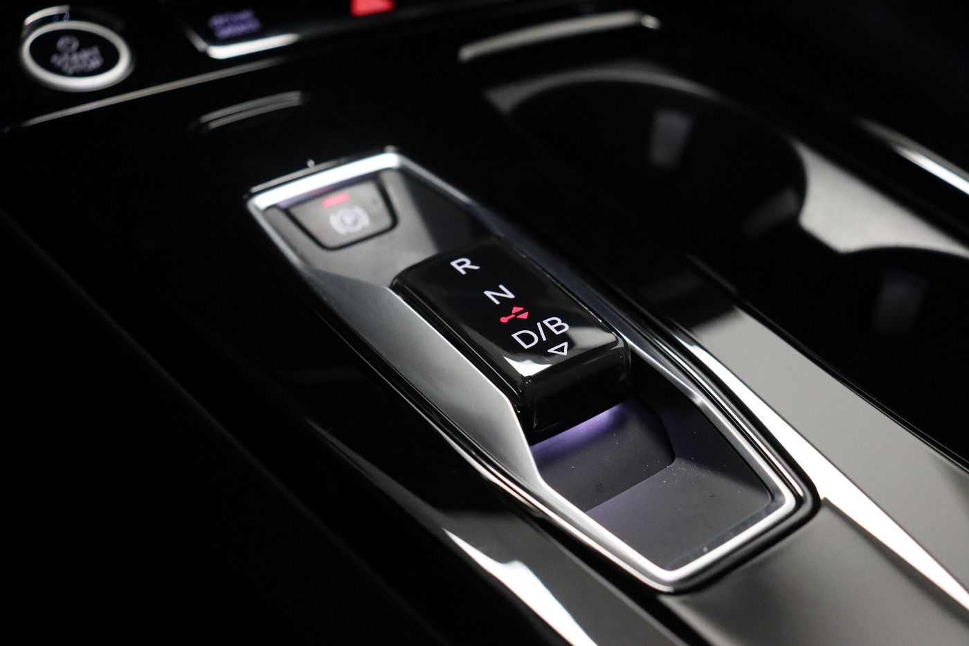 Fahrzeug autohaus mense Fahrzeugabbildung Audi A6 Avant e-tron performance AHK|Luft|Standhzg