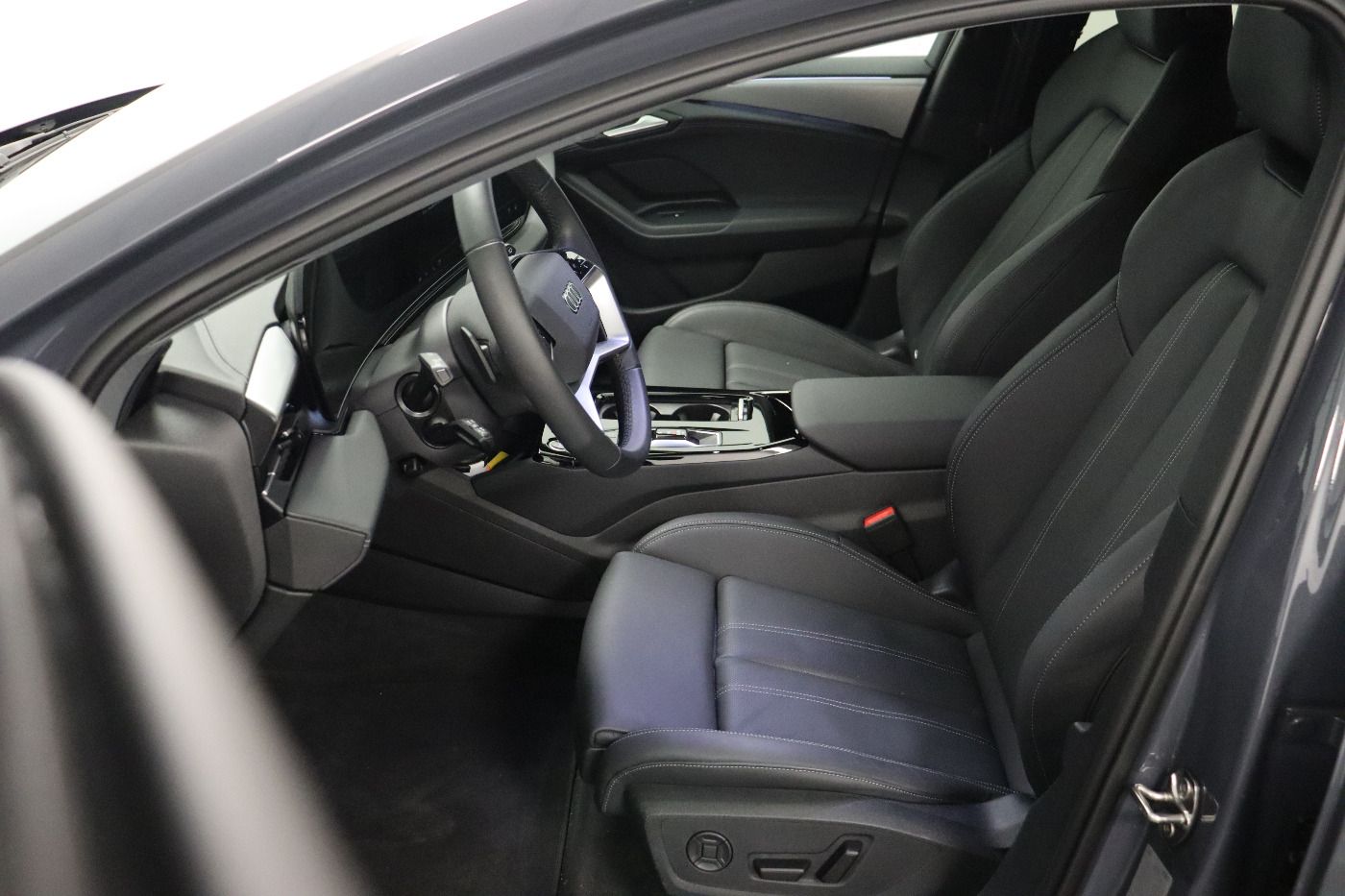 Fahrzeug autohaus mense Fahrzeugabbildung Audi A6 Avant e-tron performance AHK|Luft|Standhzg