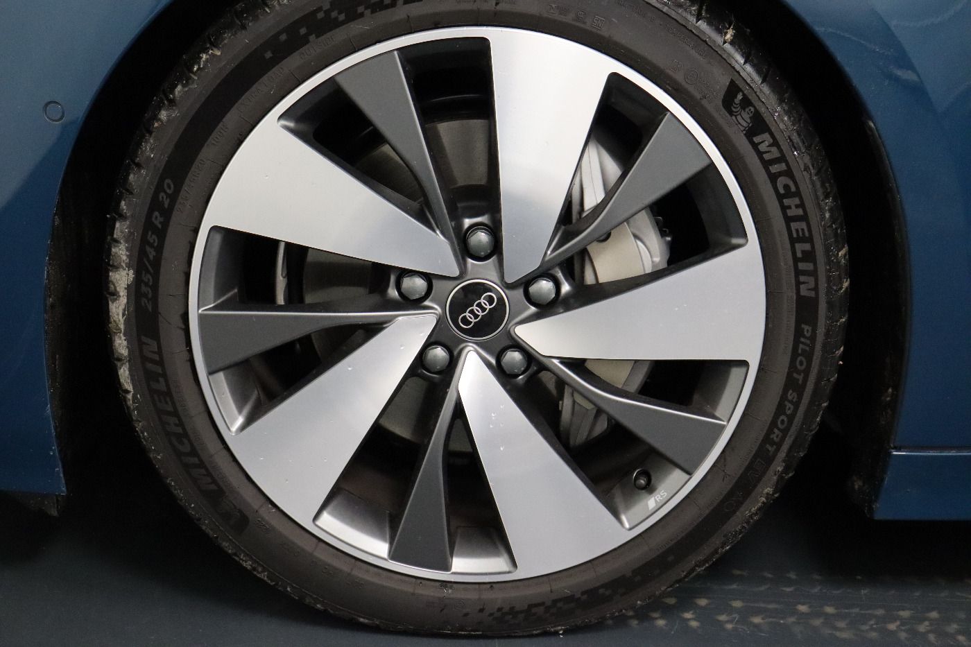 Fahrzeugabbildung Audi A6 Avant e-tron performance S-Line AHK|Luft|ACC