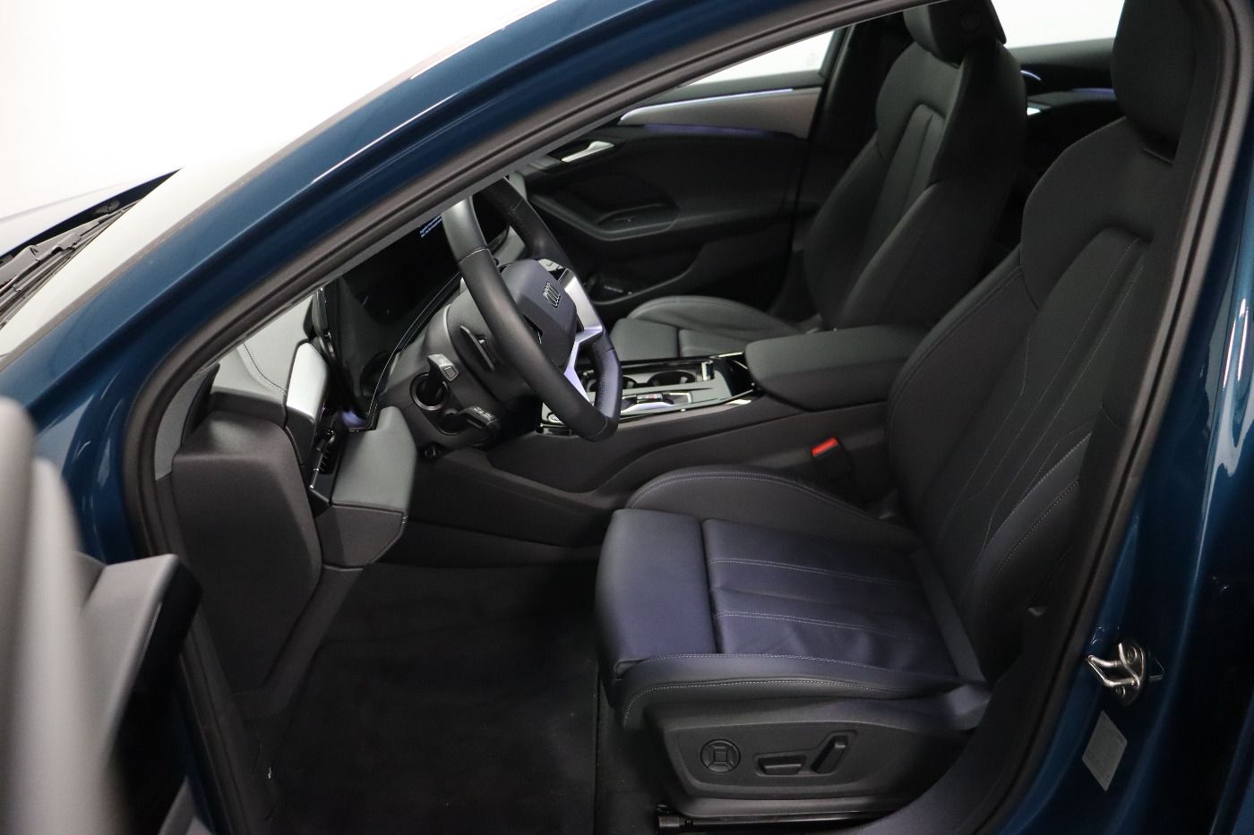 Fahrzeugabbildung Audi A6 Avant e-tron performance S-Line AHK|Luft|ACC