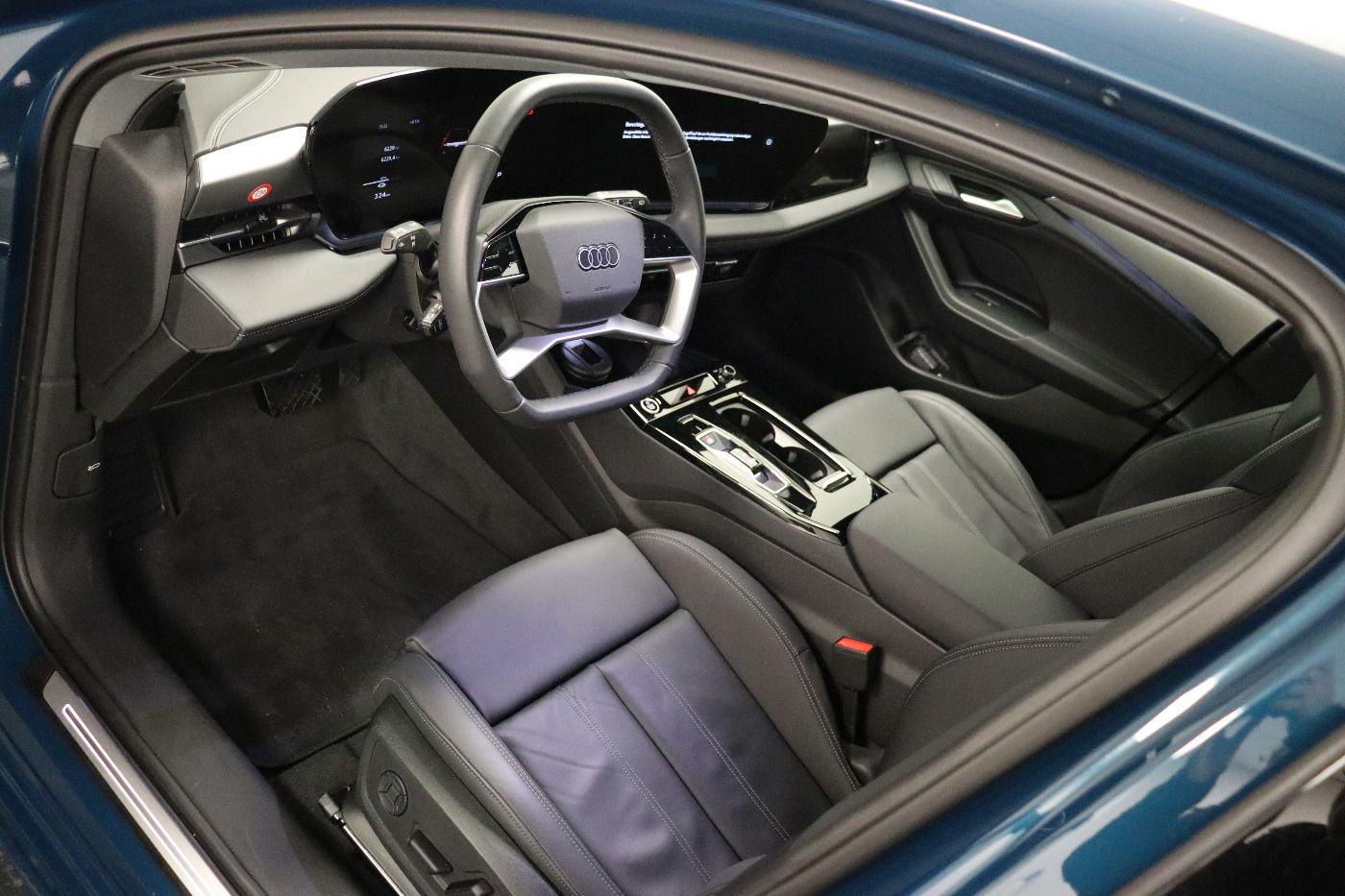 Fahrzeugabbildung Audi A6 Avant e-tron performance S-Line AHK|Luft|ACC