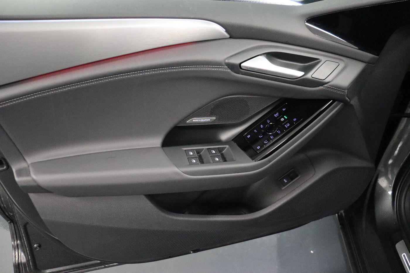 Fahrzeug autohaus mense Fahrzeugabbildung Audi A6 Avant e-tron B&O|AHK|HUD|Luft|Standhzg|4xSHZG