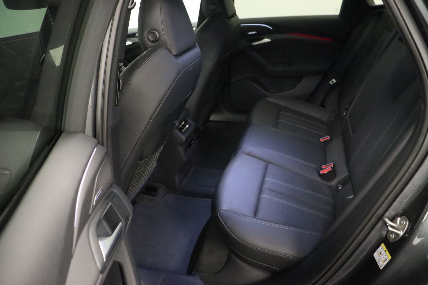 Fahrzeug autohaus mense Fahrzeugabbildung Audi A6 Avant e-tron B&O|AHK|HUD|Luft|Standhzg|4xSHZG