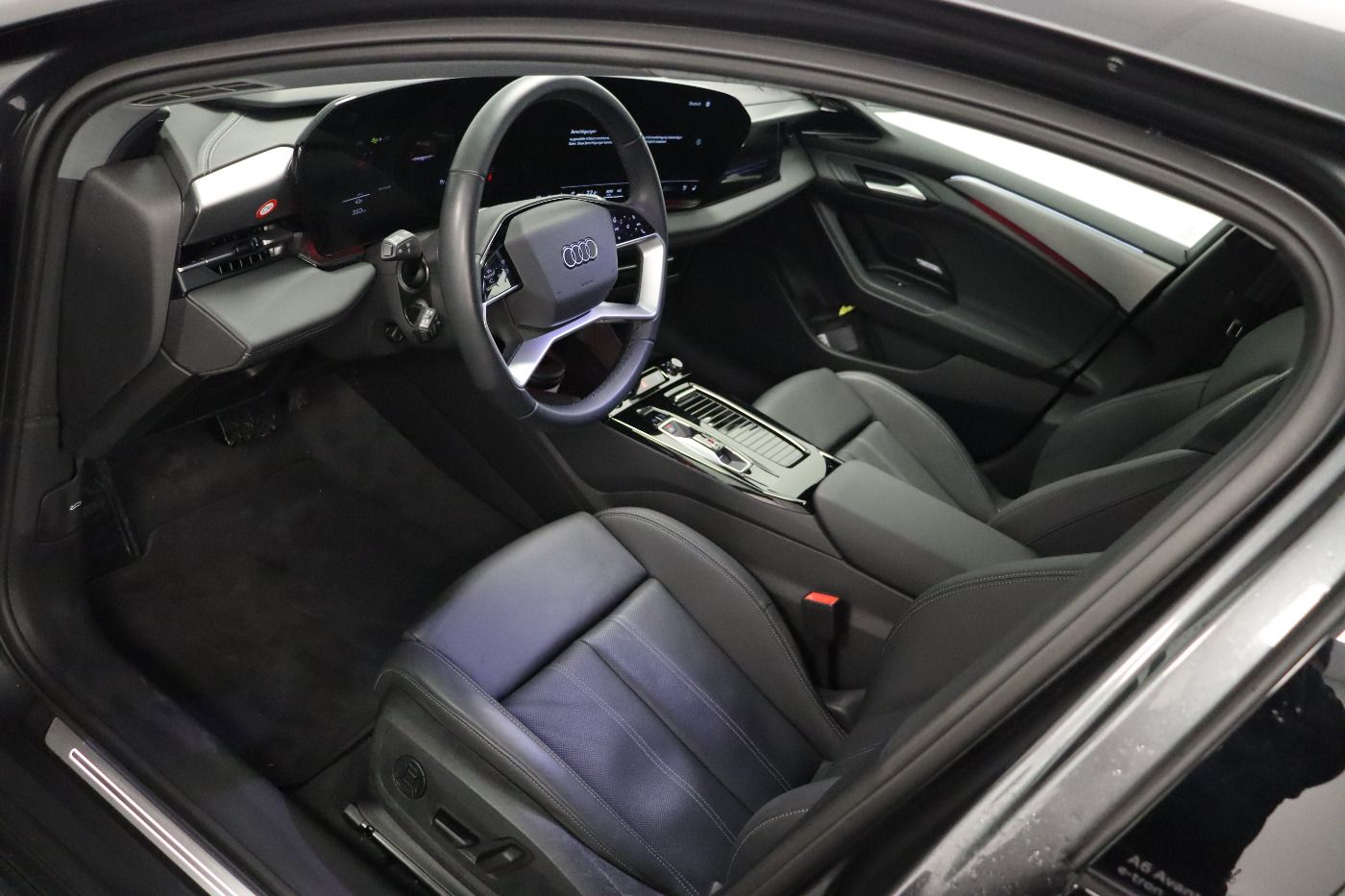 Fahrzeug autohaus mense Fahrzeugabbildung Audi A6 Avant e-tron B&O|AHK|HUD|Luft|Standhzg|4xSHZG