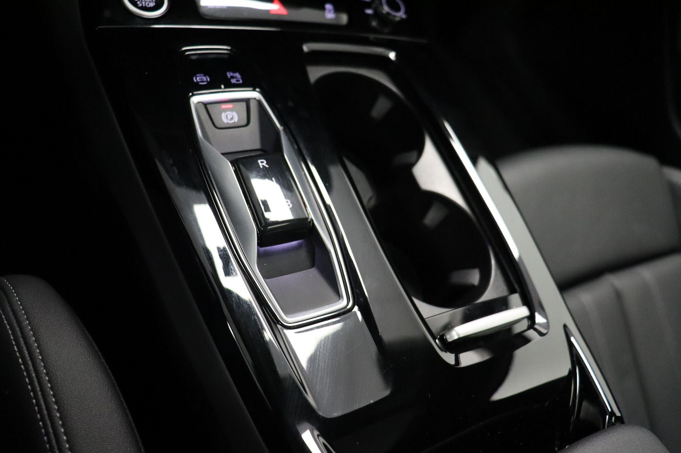 Fahrzeug autohaus mense Fahrzeugabbildung Audi A6 Avant e-tron S line B&O|AHK|HUD|Luft|Pano|ACC