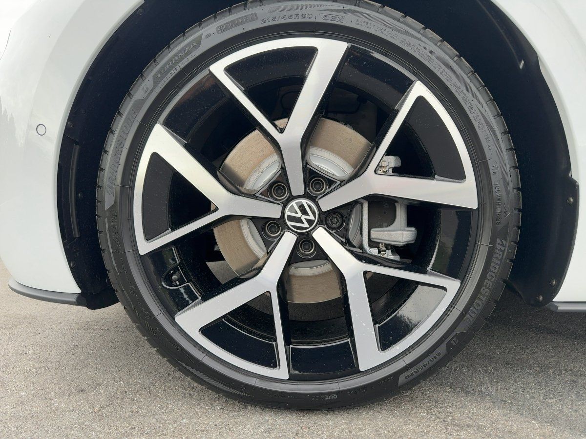 Fahrzeug autohaus mense Fahrzeugabbildung Volkswagen ID.3 Neo Style 79 kWh 1-Gang-Automatik Pano,WR,W - mit KI generiert/bearbeitet