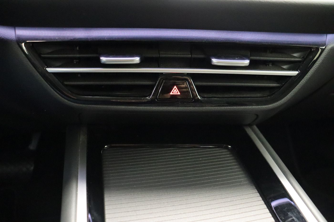 Fahrzeugabbildung Volkswagen Passat Variant 2.0 TDI DSG Elegance IQ.Light|AHK