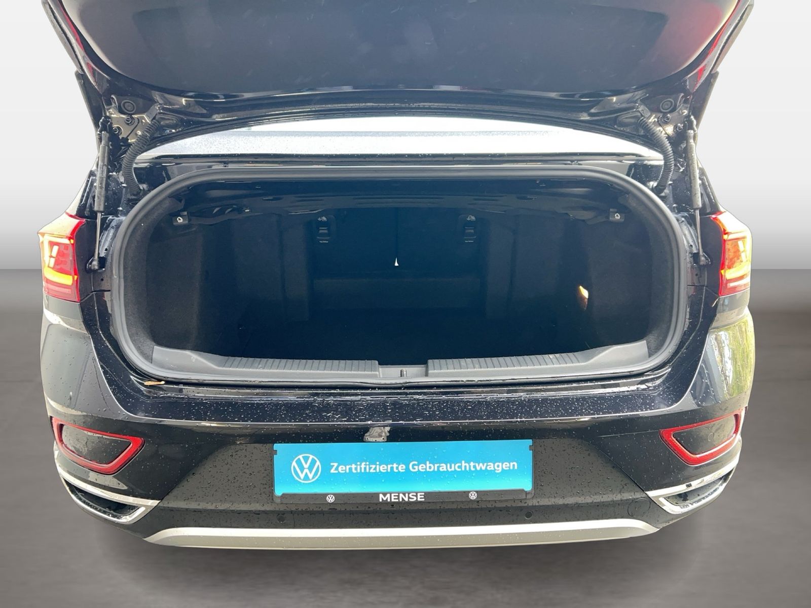 Fahrzeugabbildung Volkswagen T-Roc Cabriolet 1.5 TSI Style IQ.Light|Matrix|LM