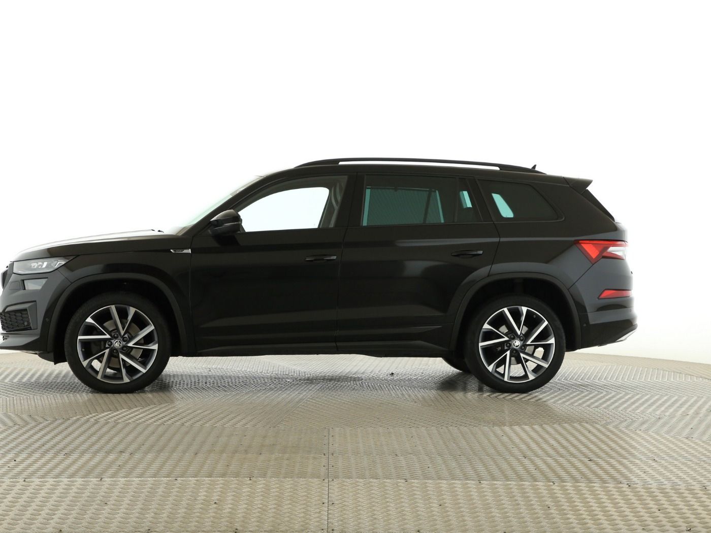 Fahrzeugabbildung SKODA Kodiaq 2.0 TDI Sportline AHK|Standhzg|4xSHZG|ACC