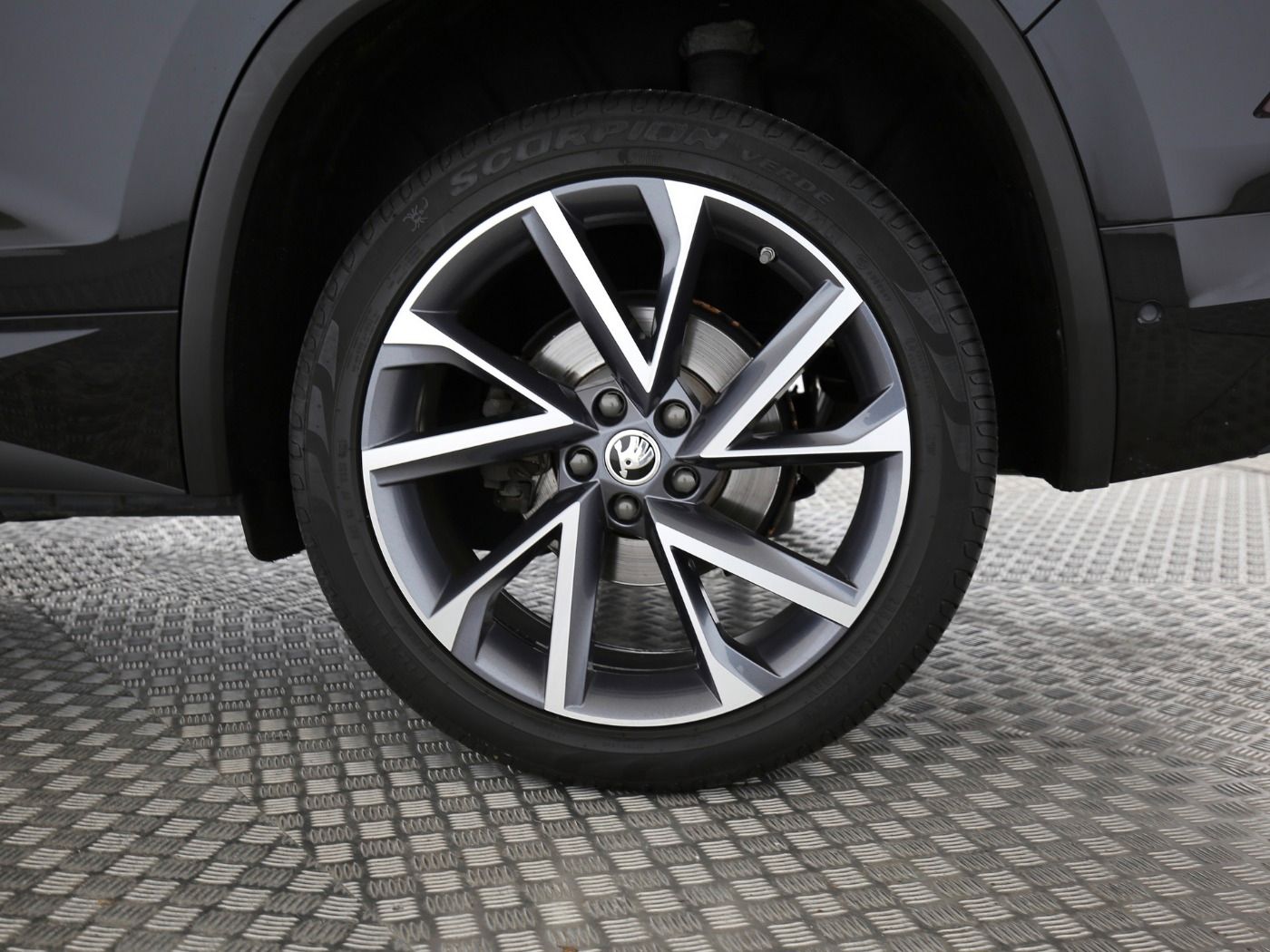 Fahrzeugabbildung SKODA Kodiaq 2.0 TDI Sportline AHK|Standhzg|4xSHZG|ACC