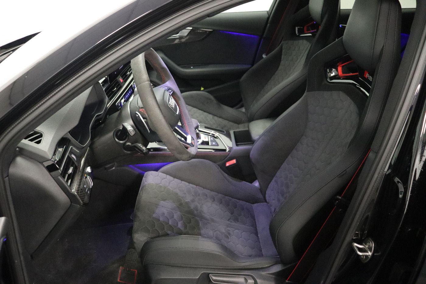 Fahrzeugabbildung Audi RS 4 Avant 2.9 TFSI Quattro tiptronic Pano