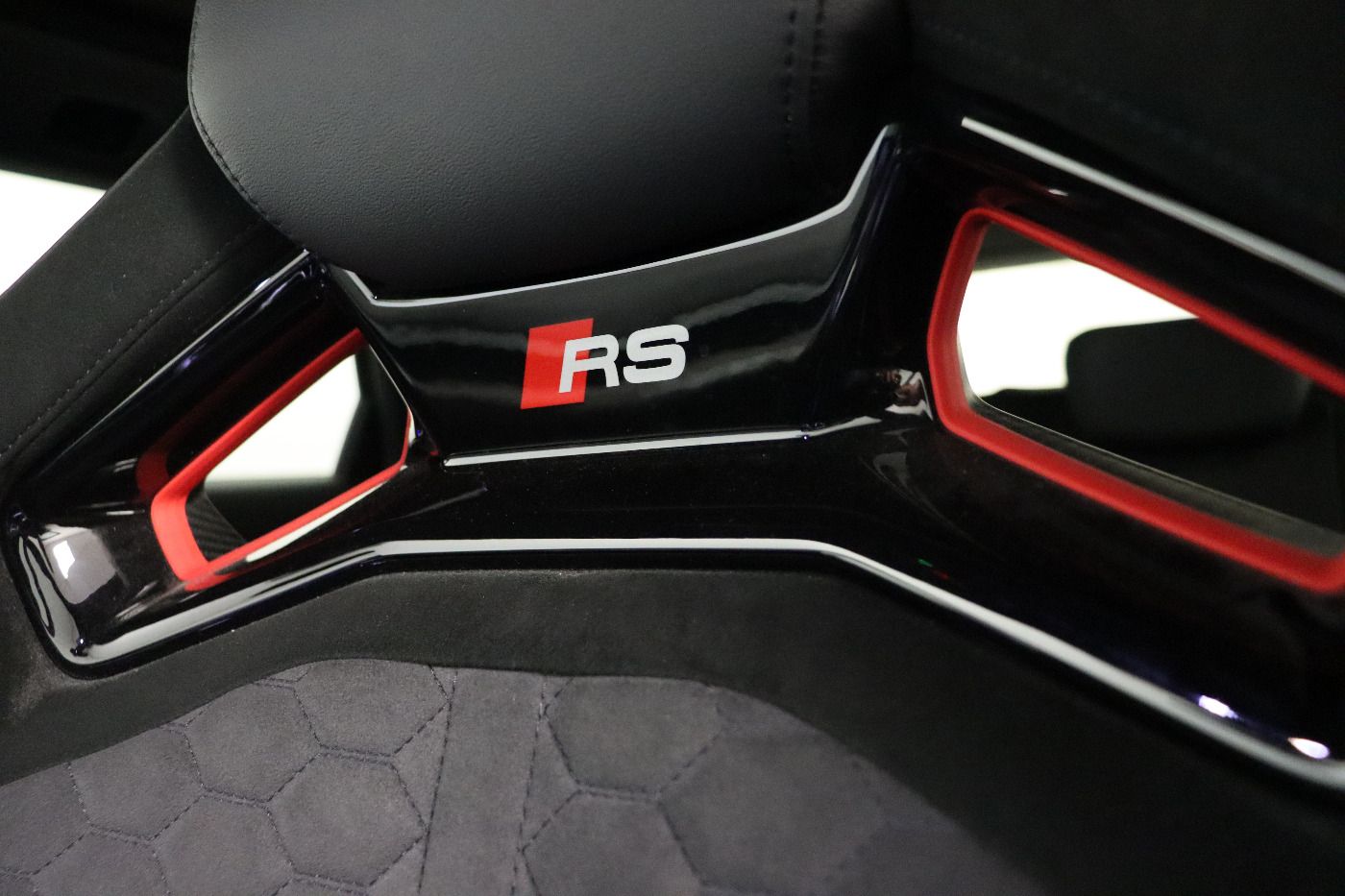 Fahrzeugabbildung Audi RS 4 Avant 2.9 TFSI Quattro tiptronic Pano