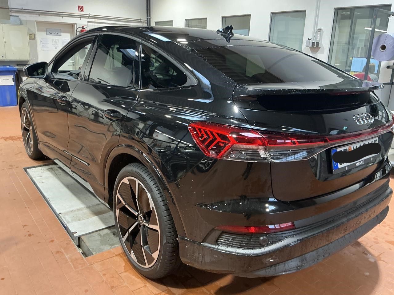 Fahrzeug autohaus mense Fahrzeugabbildung Audi Q4 Sportback e-tron 35 Pano|Standhzg|ACC|LED|PDC