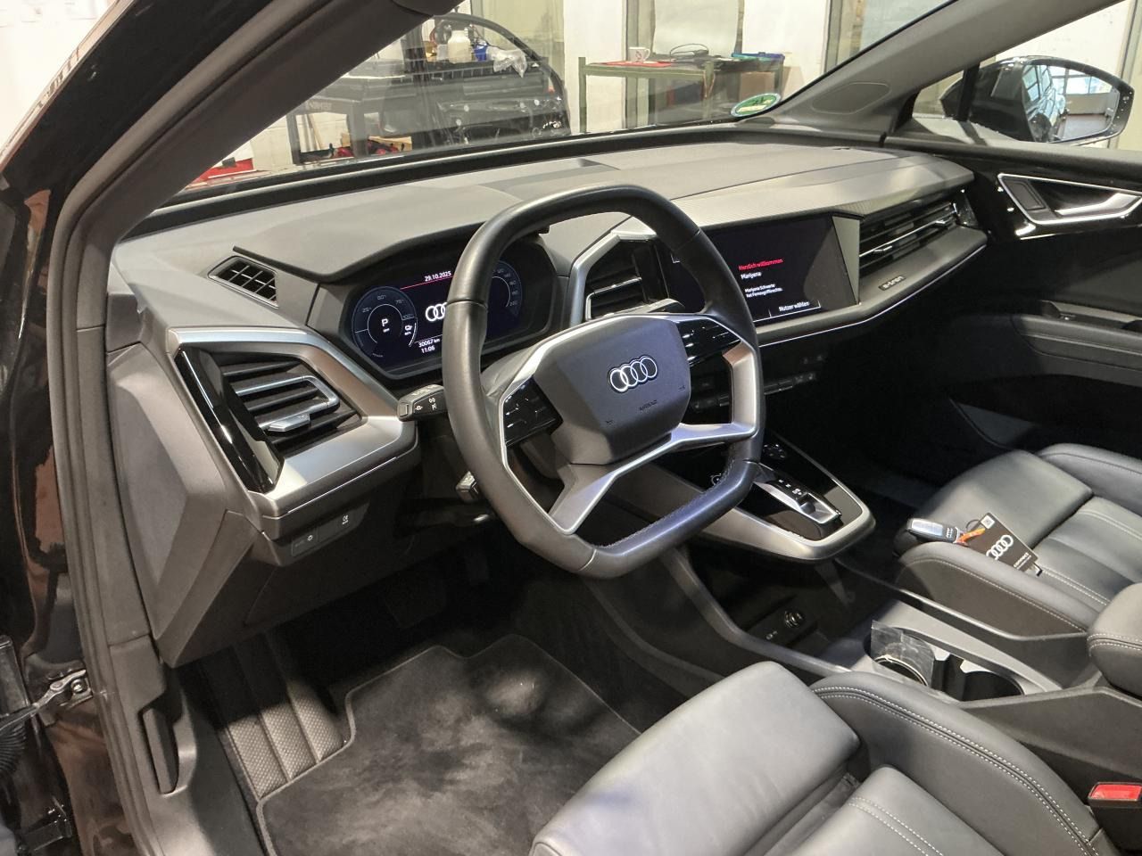 Fahrzeug autohaus mense Fahrzeugabbildung Audi Q4 Sportback e-tron 35 Pano|Standhzg|ACC|LED|PDC