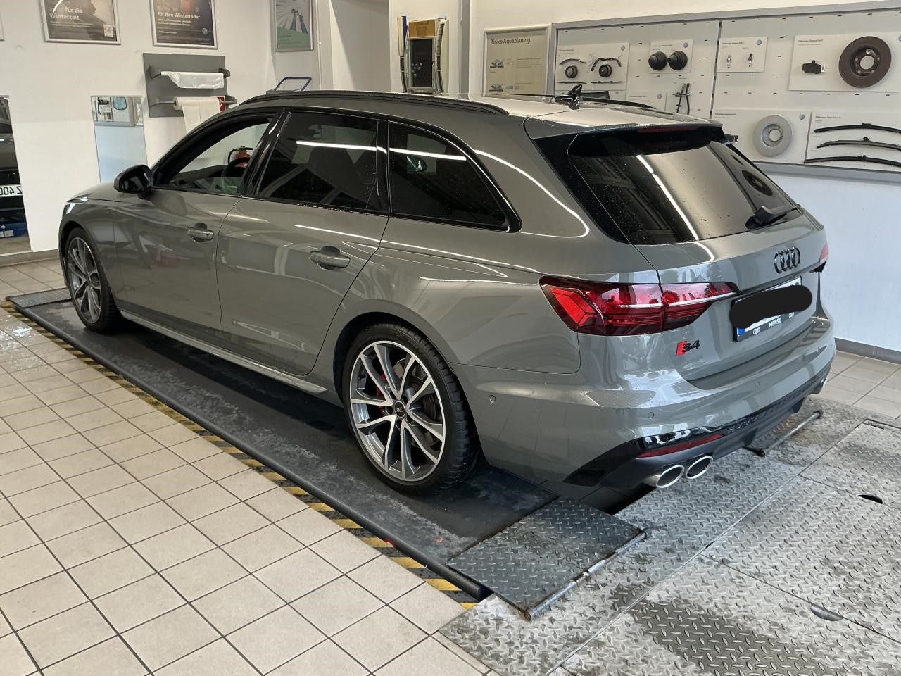 Fahrzeugabbildung Audi S4 Avant 3.0 TDI Quattro tiptronic Matrix|B&O