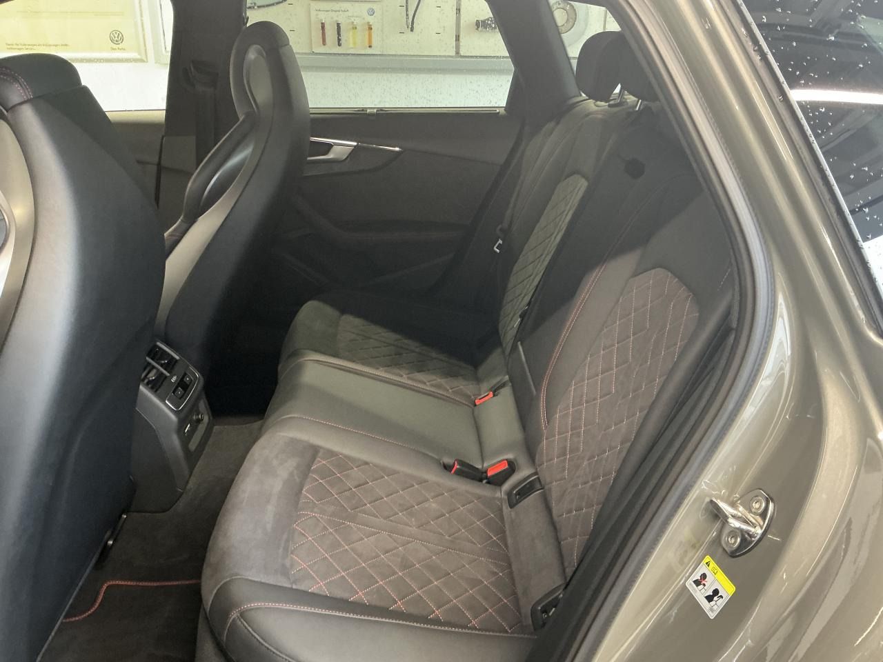 Fahrzeugabbildung Audi S4 Avant 3.0 TDI Quattro tiptronic Matrix|B&O